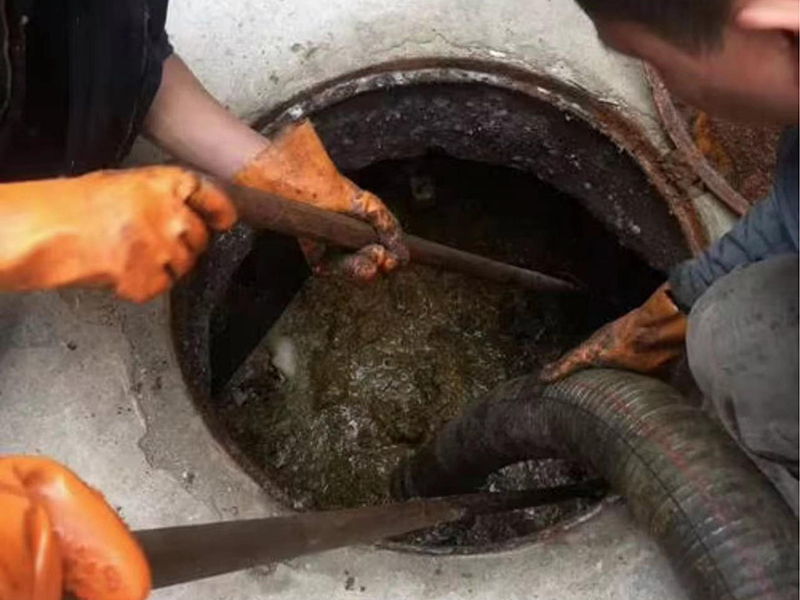 丰满清理化粪池时如何避免沼气的危害?